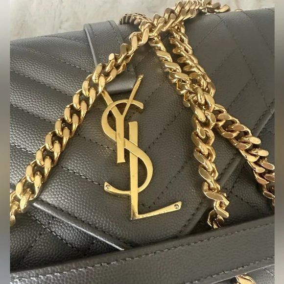 Yves Saint Laurent Gray Quilted Leather Chain Bag - Picture 2 of 16